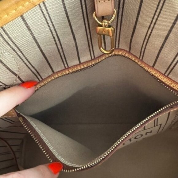 Louis Vuitton Neverfull MM (Medium) Beige Interior - Picture 11 of 13